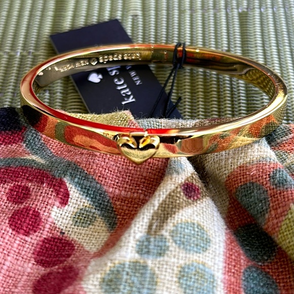 kate spade Jewelry - NWT Kate Spade NY gold hinged heart bracelet